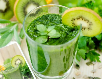 green shake fruits with kiwi